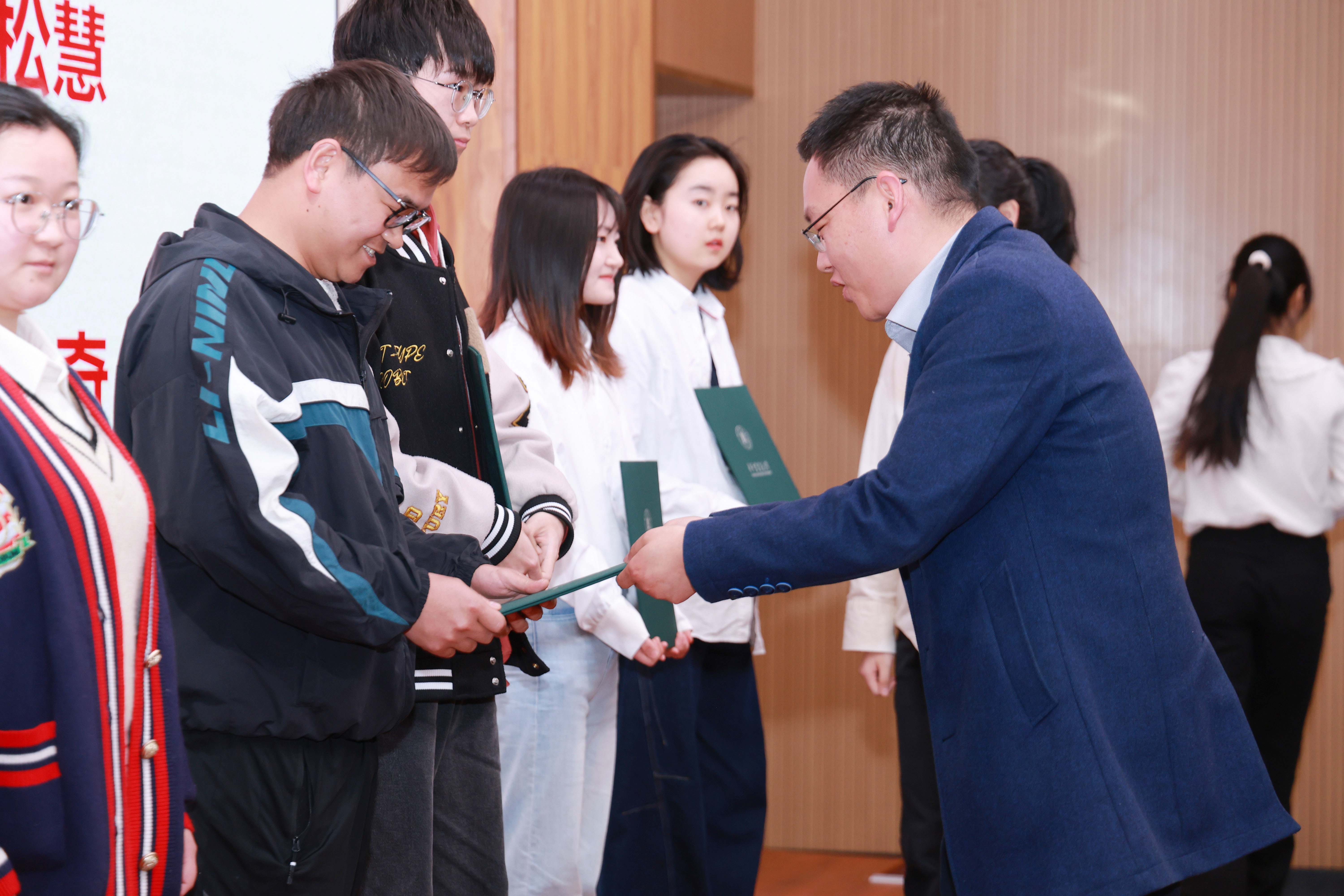 菲律宾j9集团天行健奖学金颁奖特辑 | 以科技守护碧水，育青年创新未来